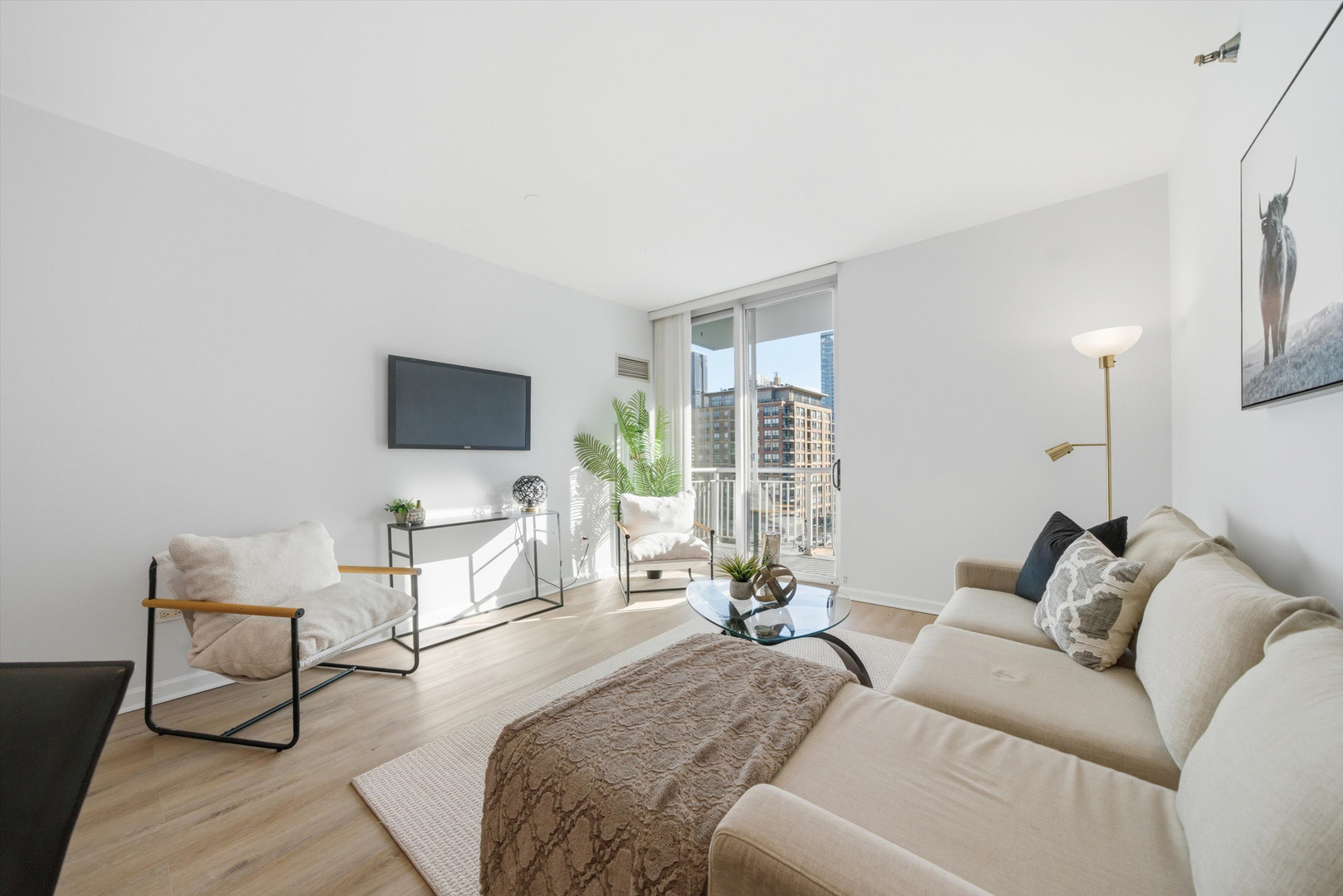 421 W HURON Street Unit: 1407