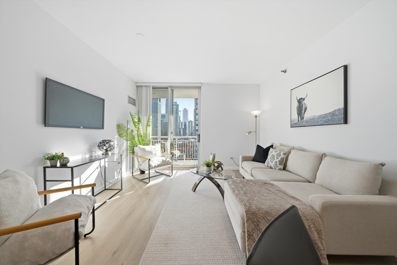 421 W HURON Street Unit: 1407