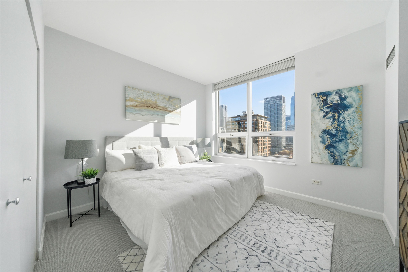 421 W HURON Street Unit: 1407