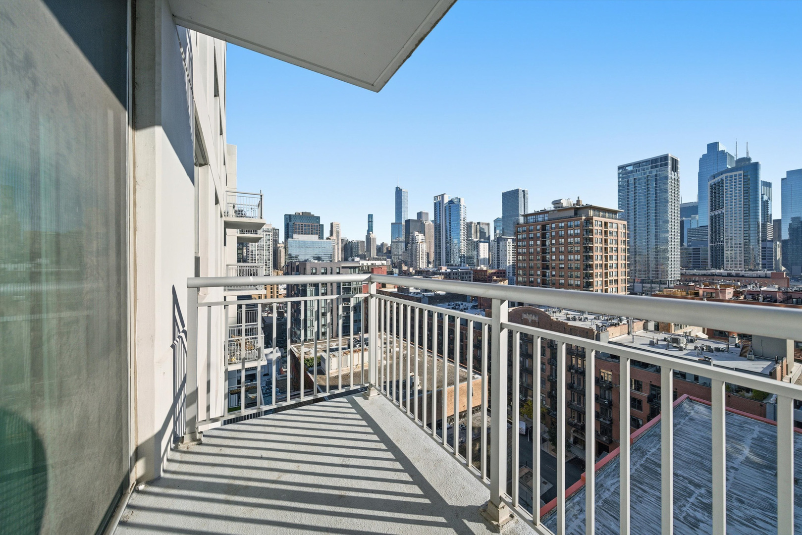 421 W HURON Street Unit: 1407
