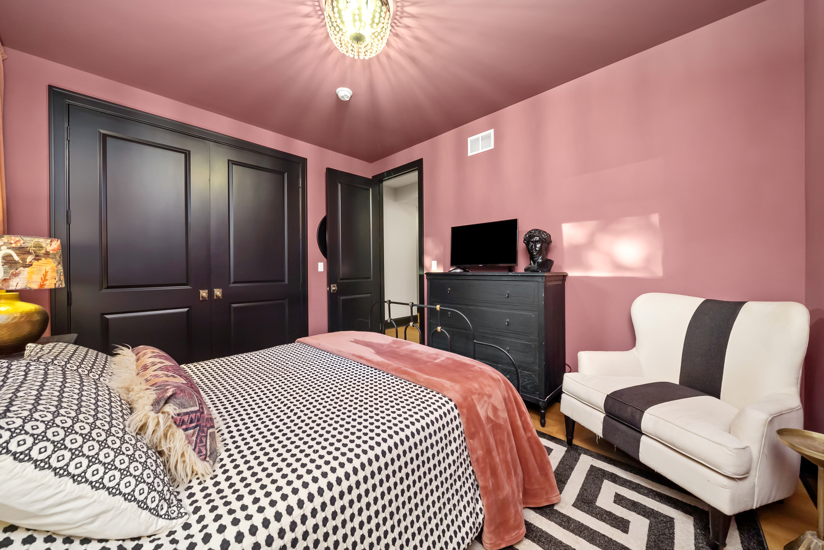 1532 W Ohio Street Unit: 1