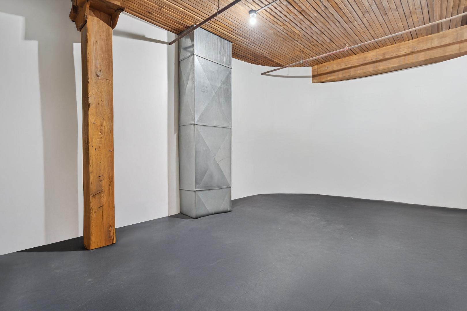 550 N Kingsbury Street Unit: 408