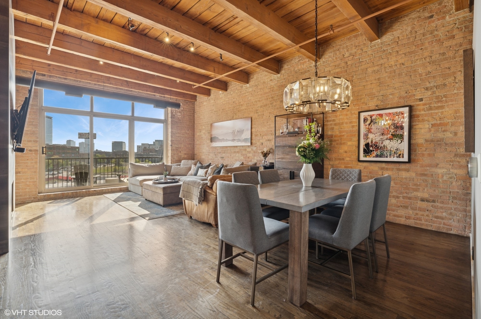 550 N Kingsbury Street Unit: 408