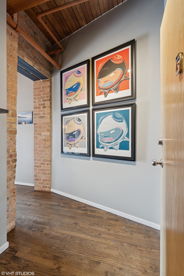 550 N Kingsbury Street Unit: 408