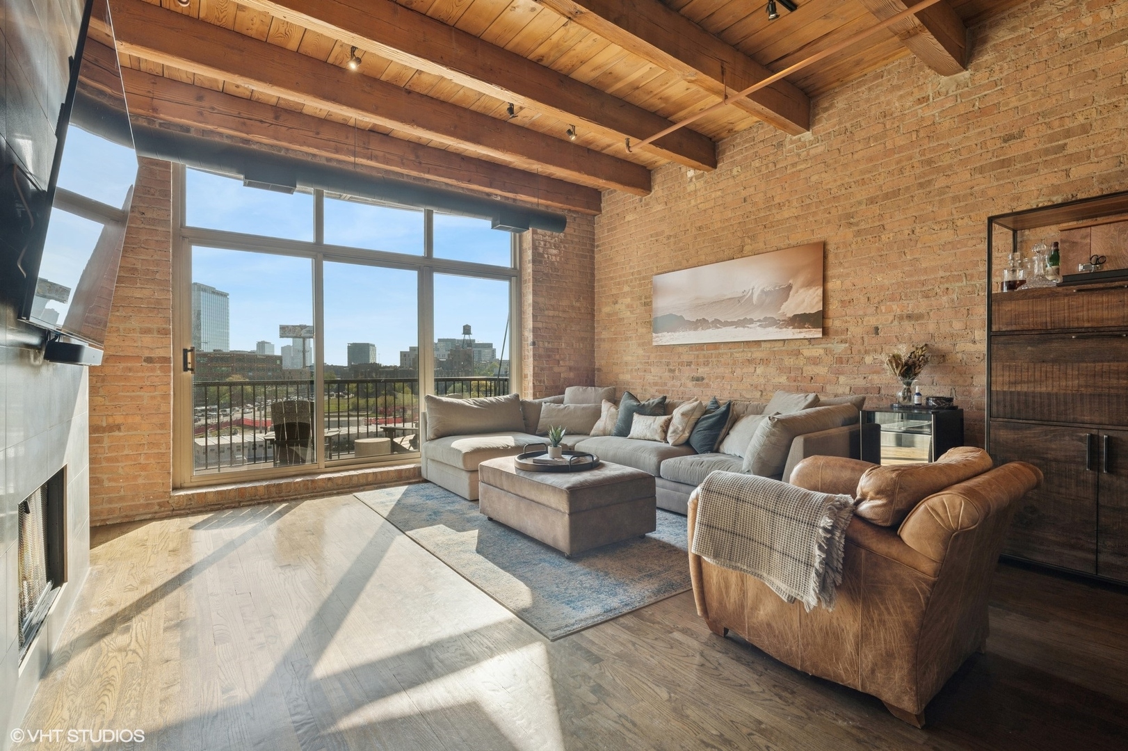 550 N Kingsbury Street Unit: 408