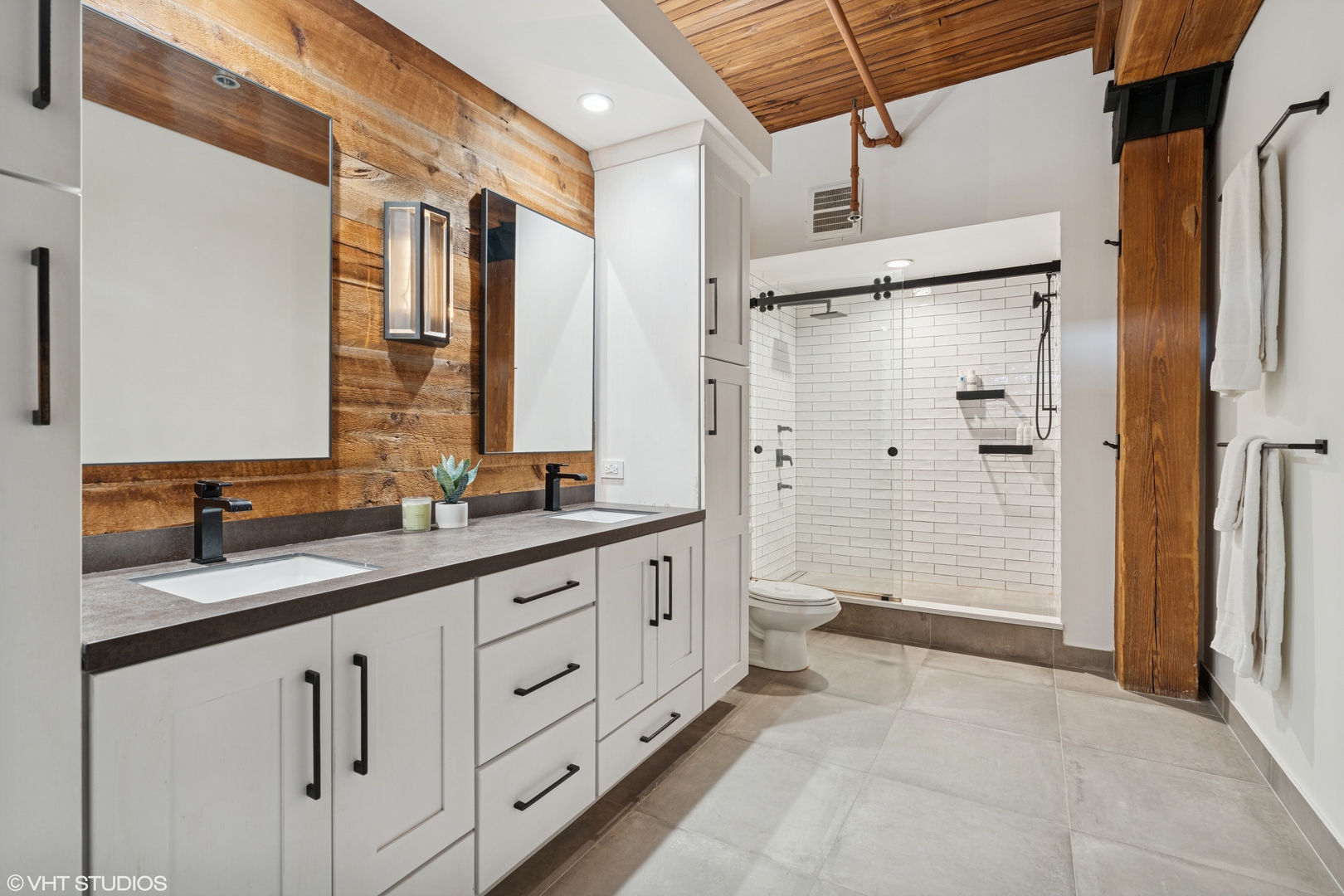 550 N Kingsbury Street Unit: 408