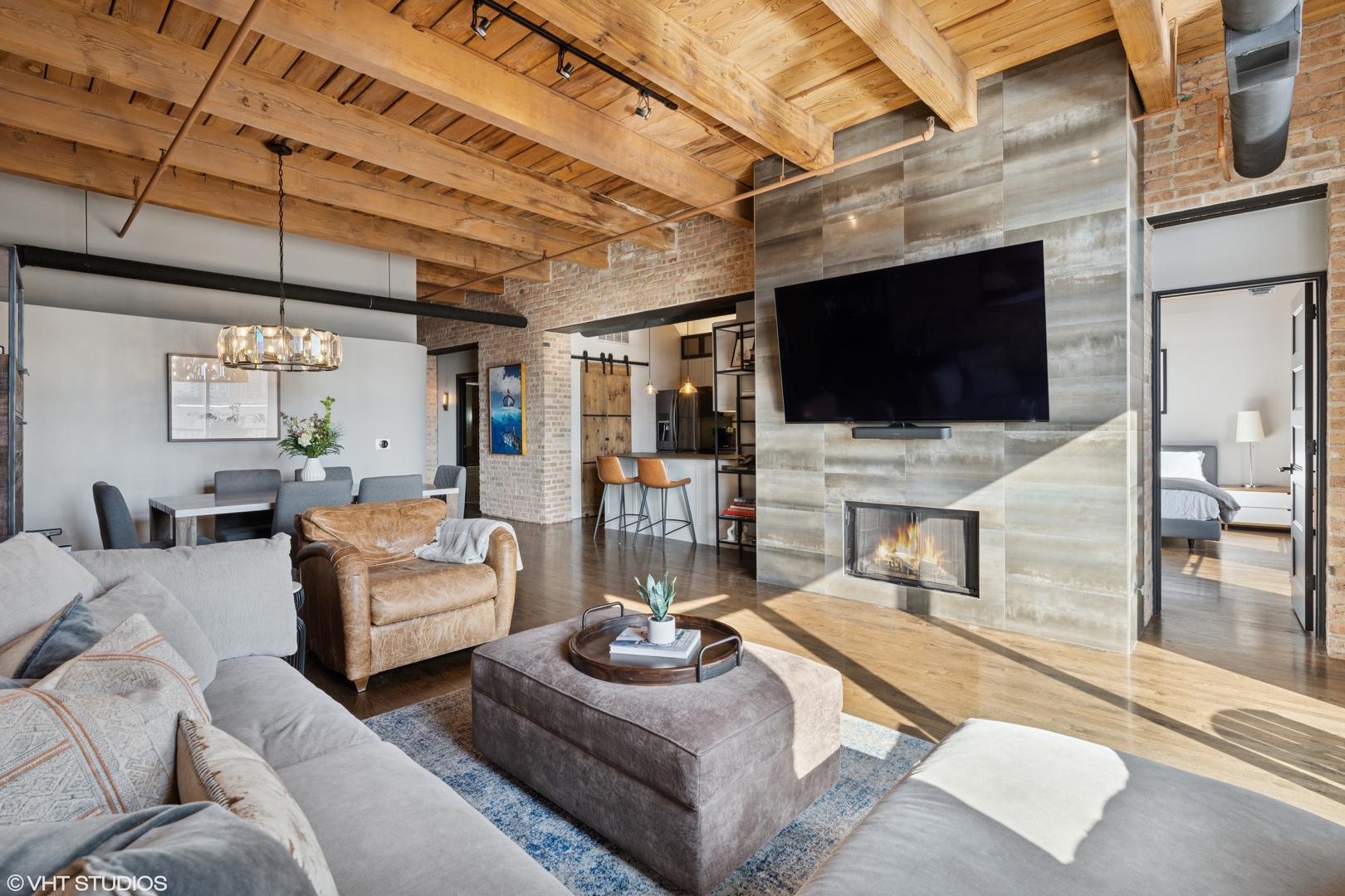 550 N Kingsbury Street Unit: 408