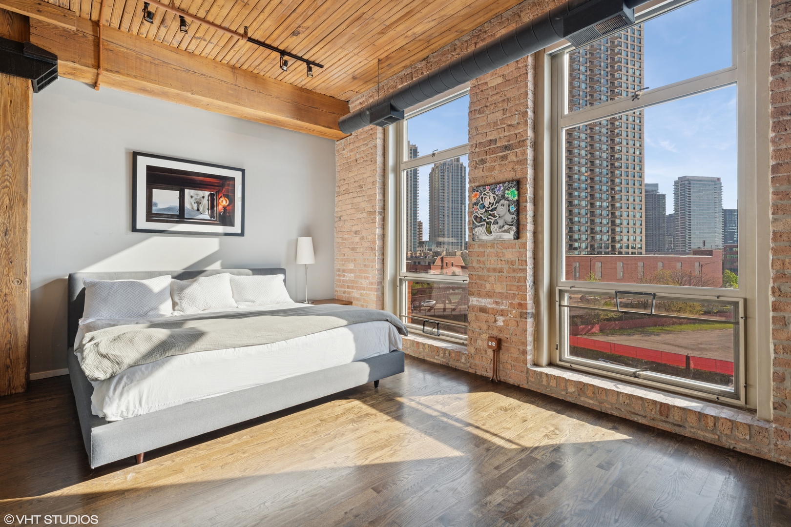 550 N Kingsbury Street Unit: 408