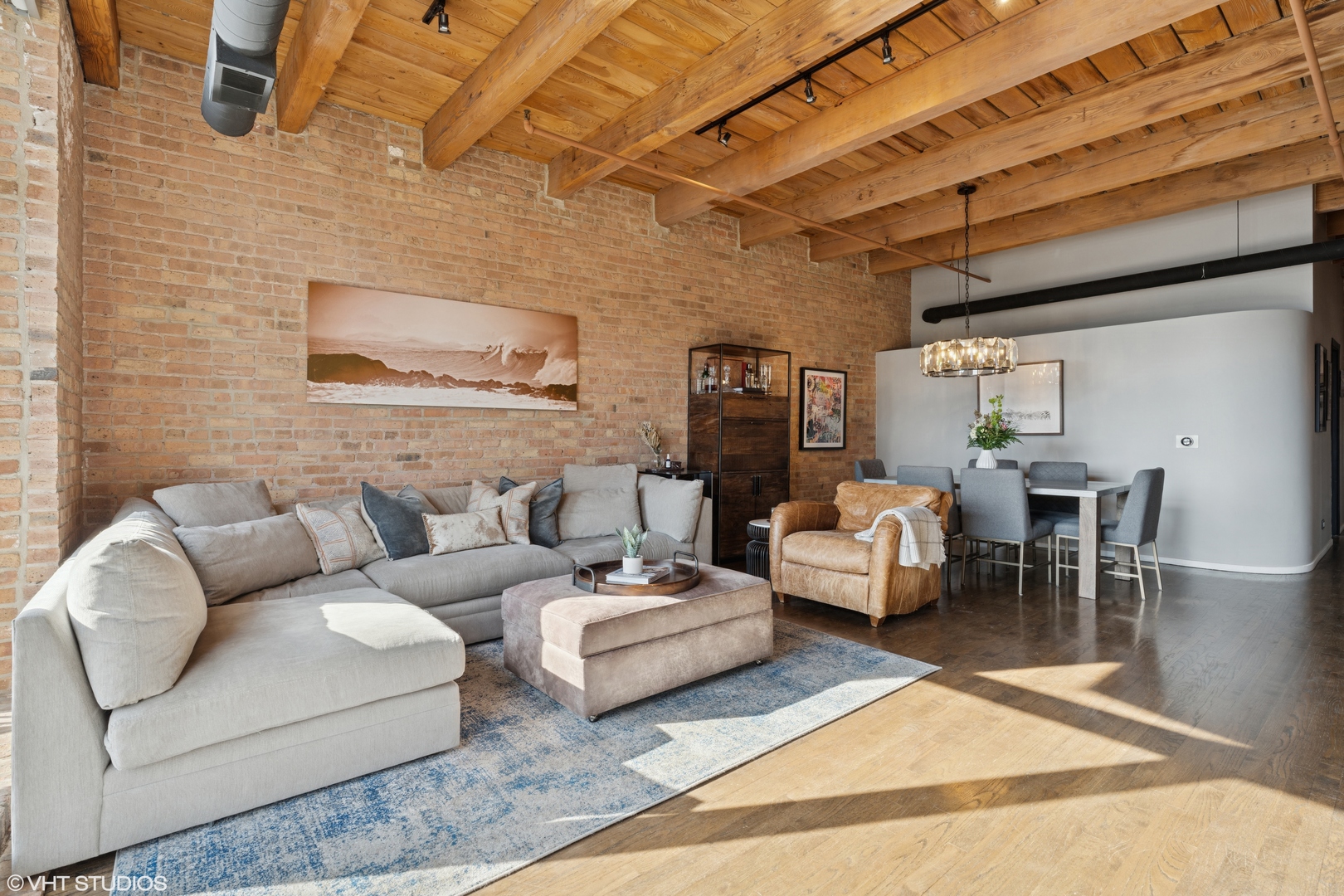 550 N Kingsbury Street Unit: 408