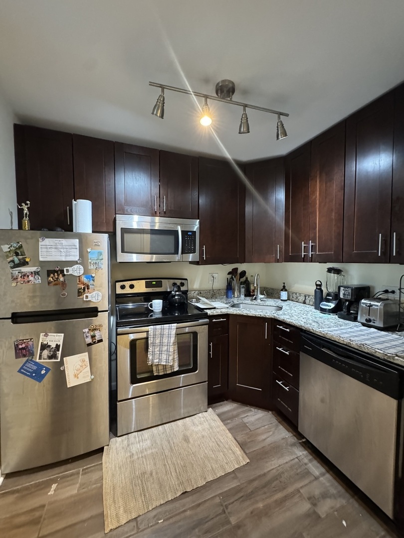 1255 N Sandburg Terrace Unit: 305