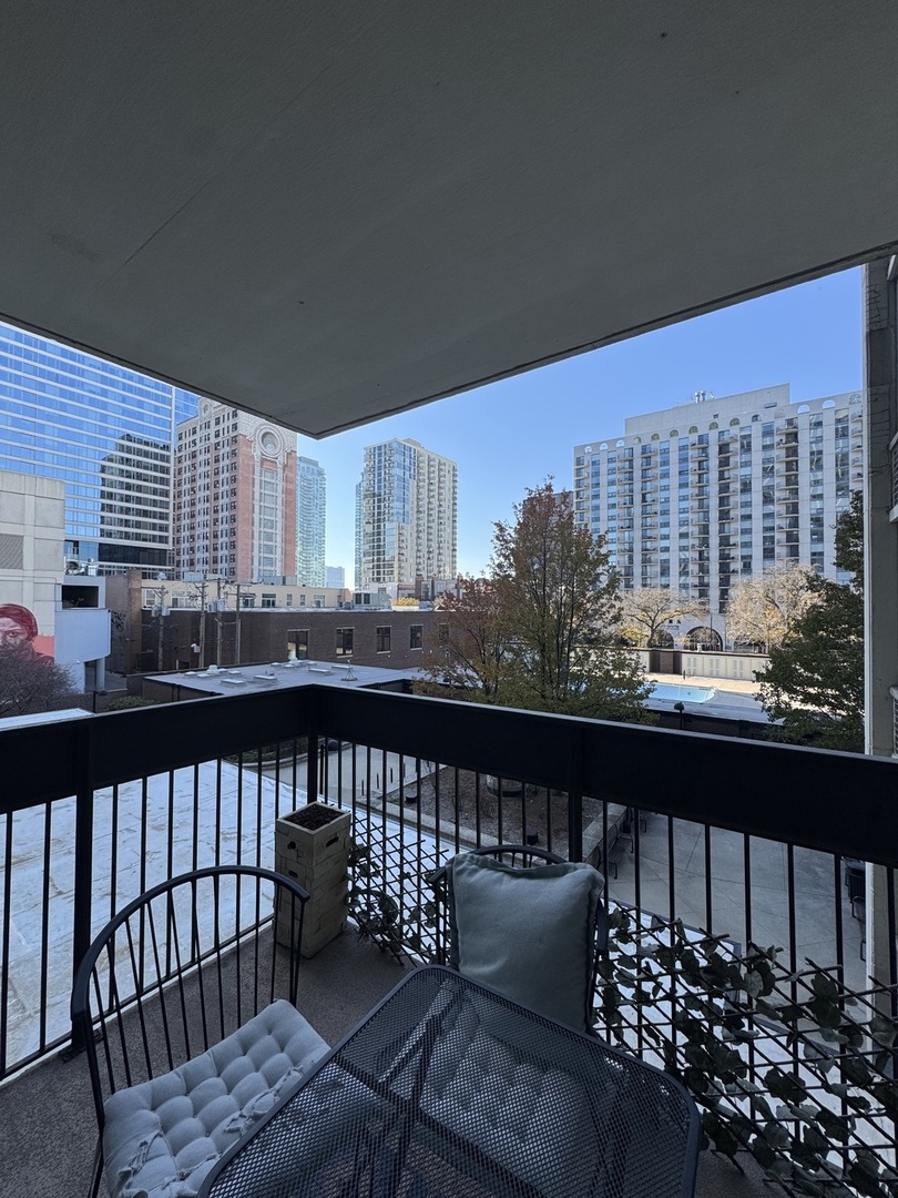 1255 N Sandburg Terrace Unit: 305
