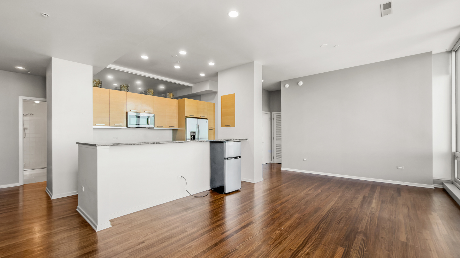 500 W Superior Street Unit: 2002