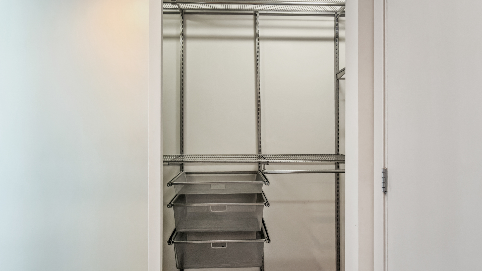 500 W Superior Street Unit: 2002