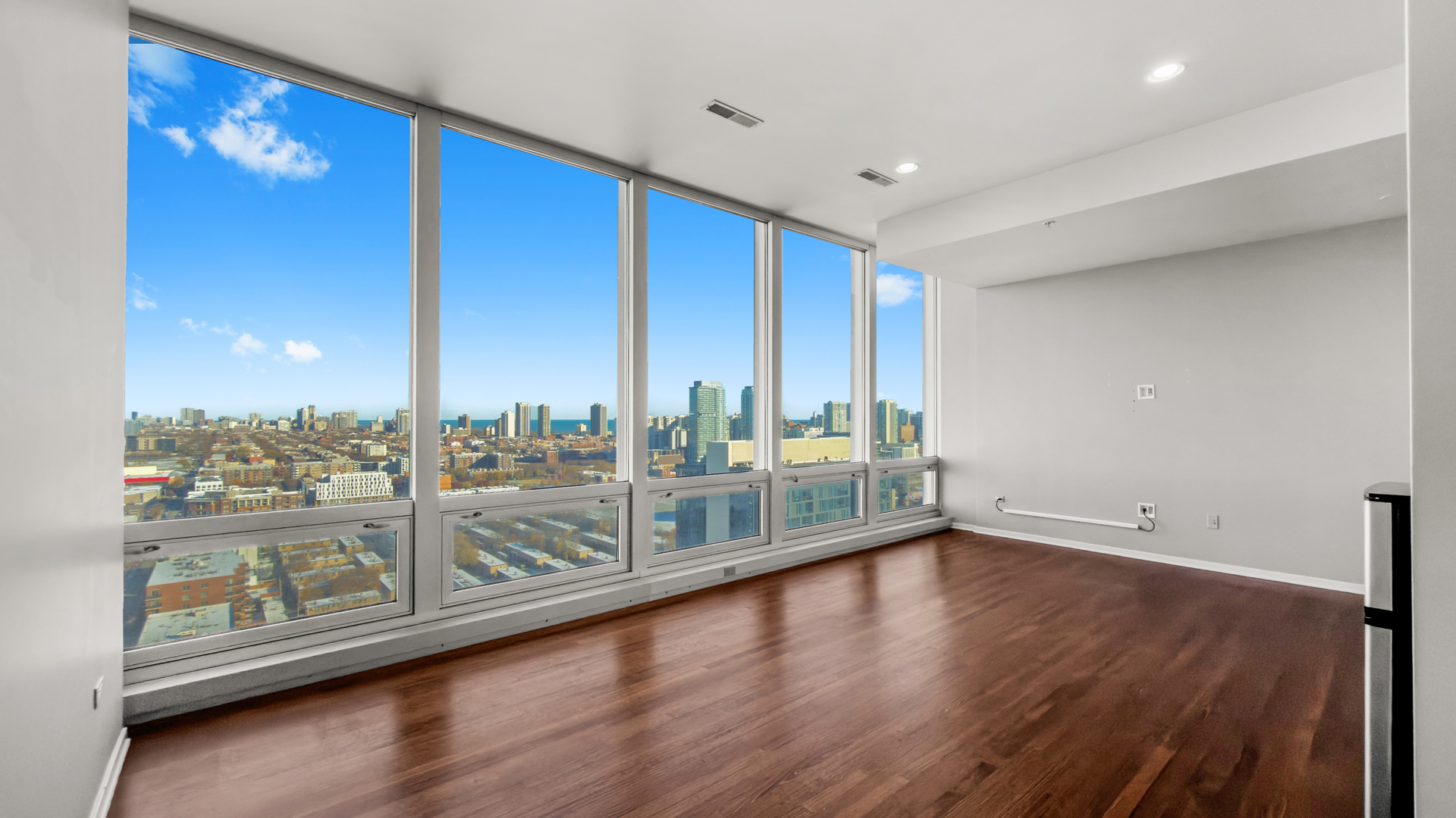 500 W Superior Street Unit: 2002