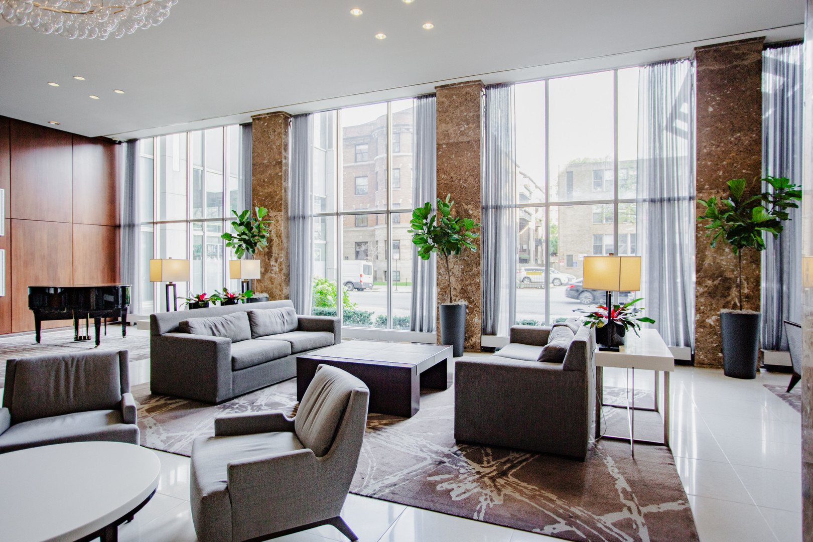 655 W IRVING PARK Road Unit: 5104
