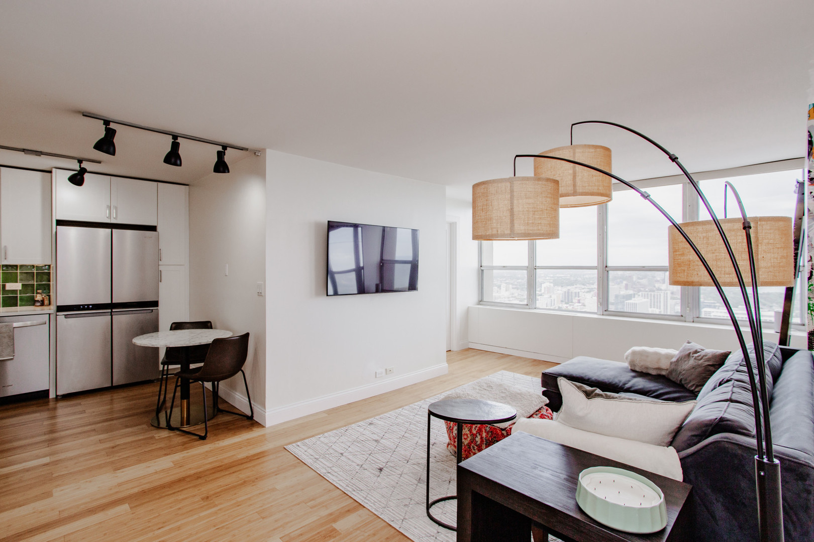 655 W IRVING PARK Road Unit: 5104