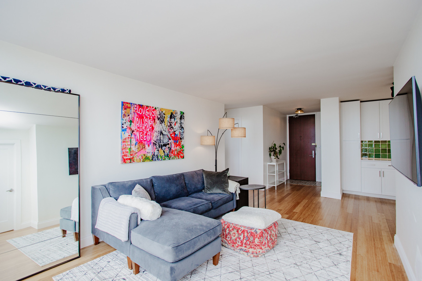655 W IRVING PARK Road Unit: 5104