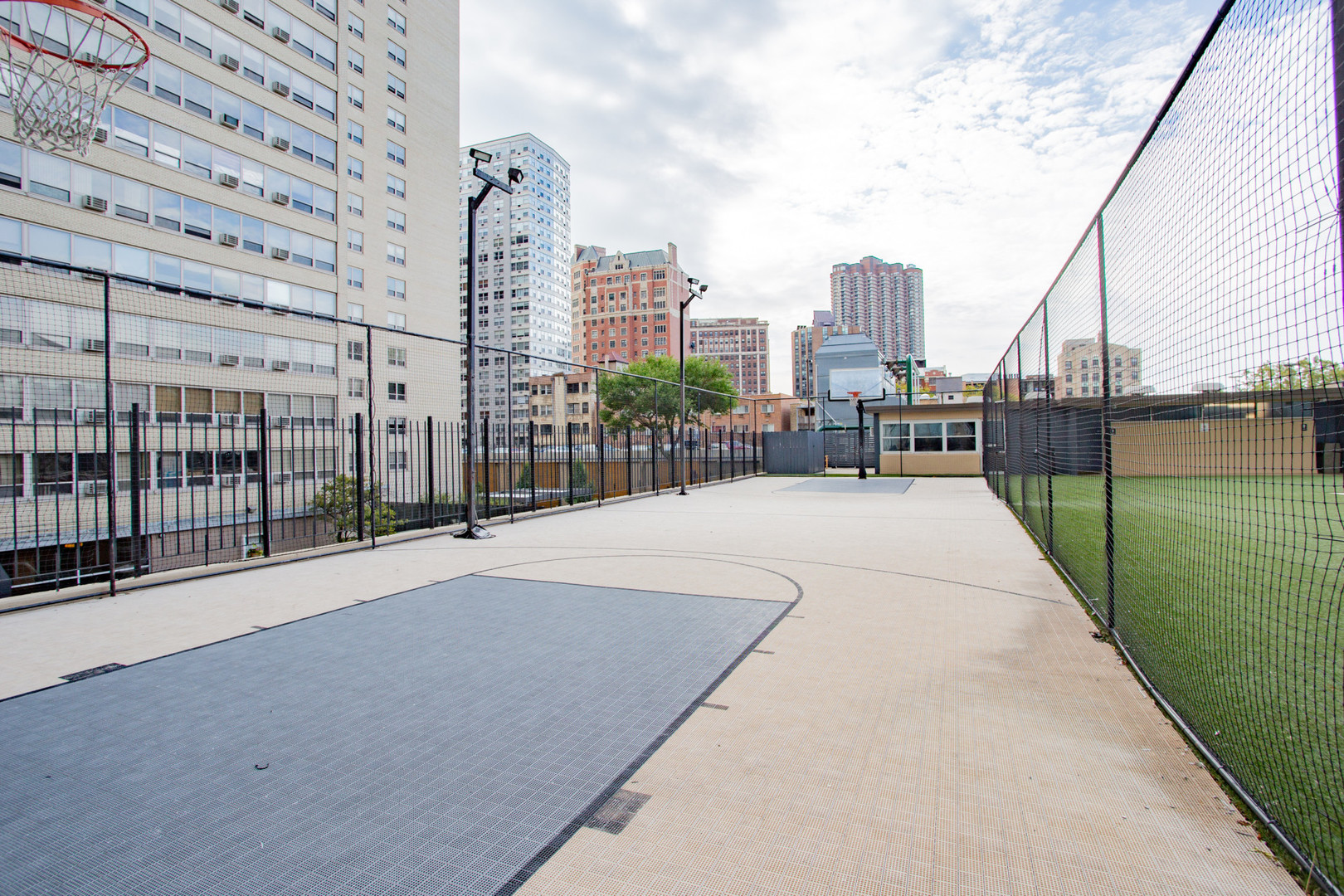 655 W IRVING PARK Road Unit: 5104