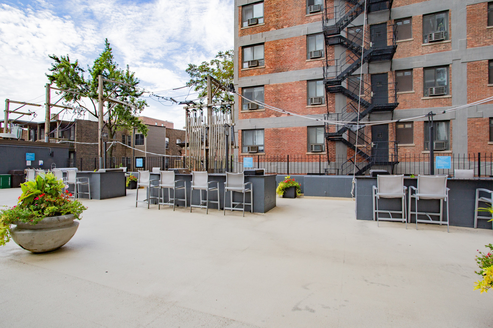 655 W IRVING PARK Road Unit: 5104