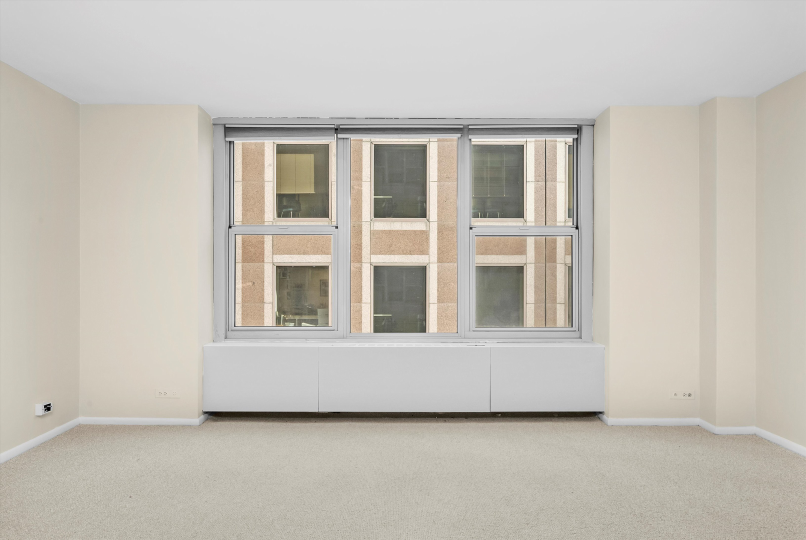 777 N Michigan Avenue Unit: 2202