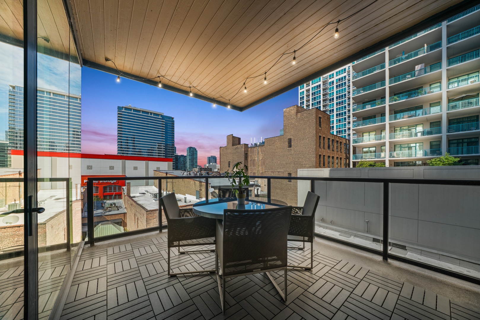 366 W Superior Street Unit: 604