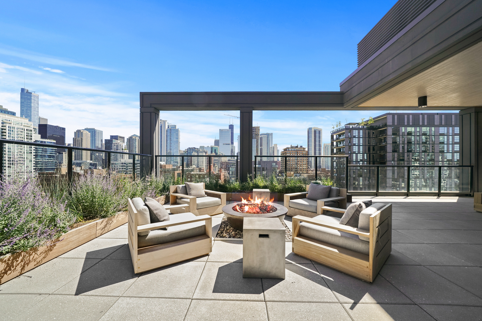 366 W Superior Street Unit: 604