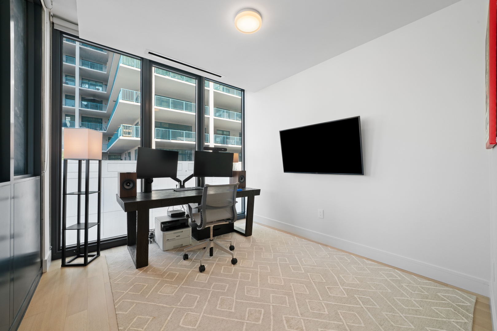 366 W Superior Street Unit: 604