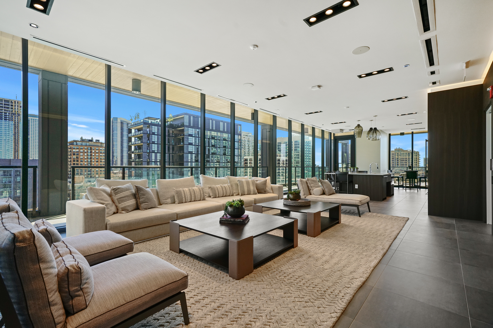 366 W Superior Street Unit: 604