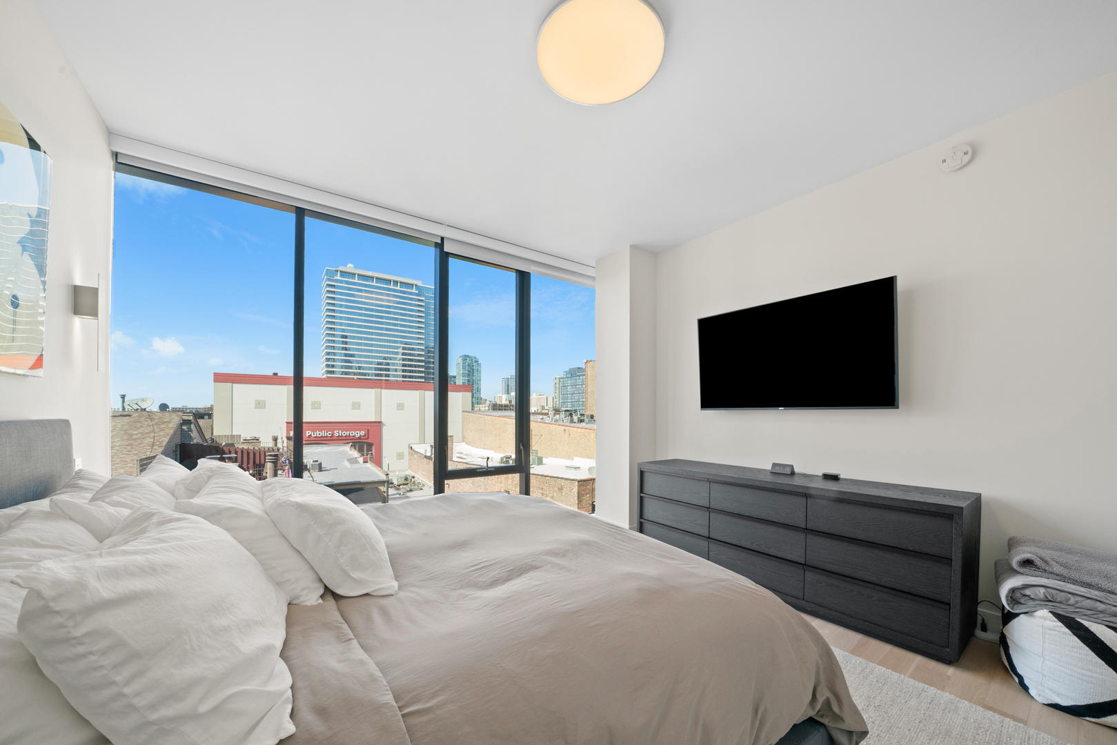 366 W Superior Street Unit: 604