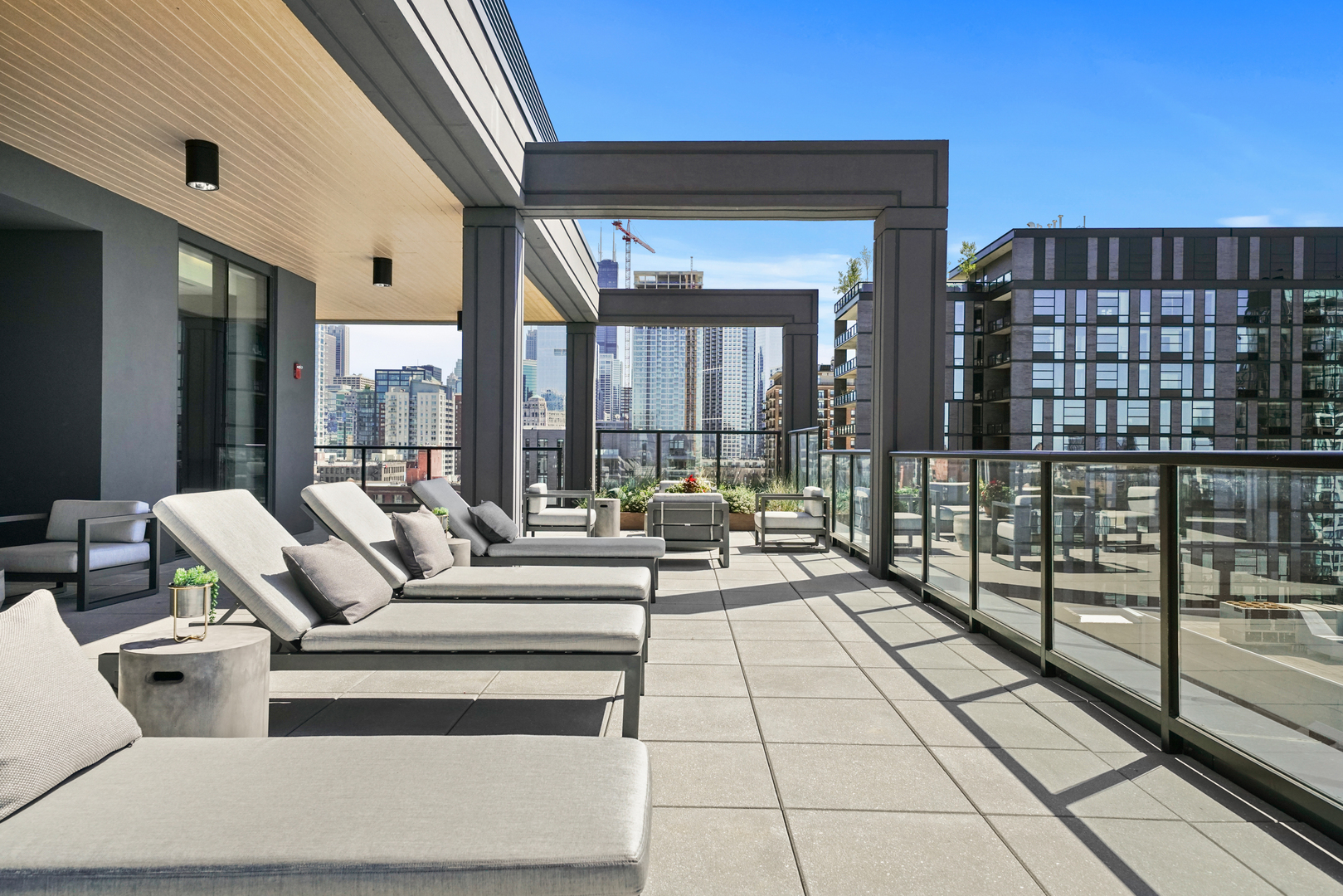 366 W Superior Street Unit: 604