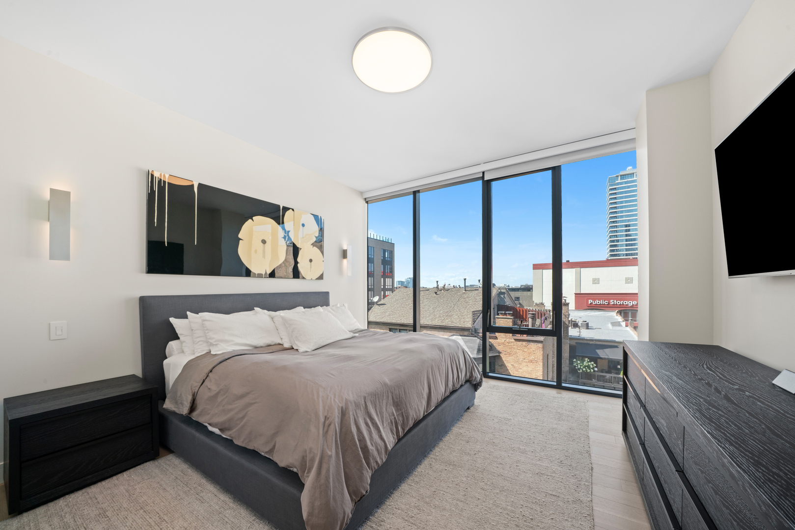 366 W Superior Street Unit: 604