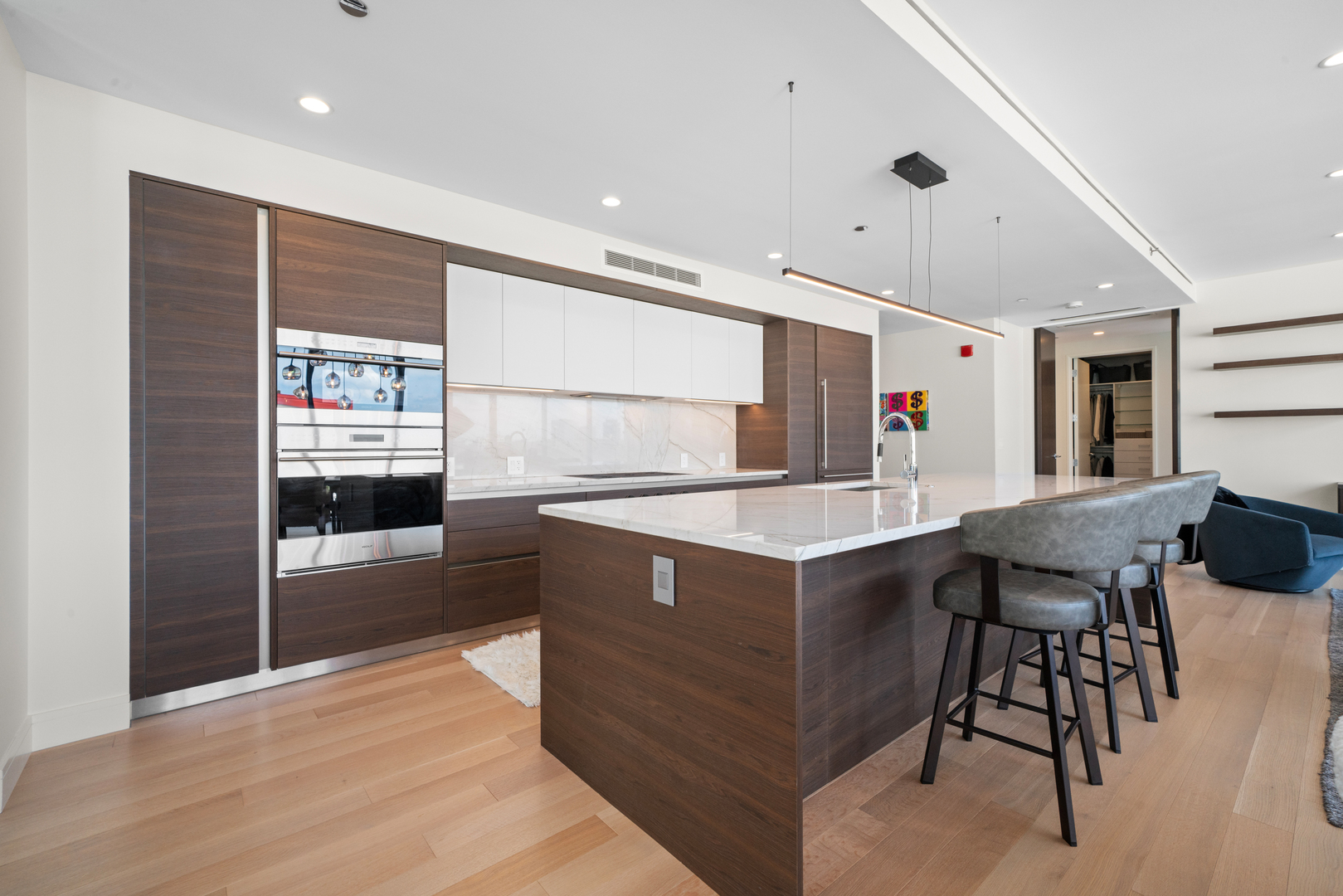 366 W Superior Street Unit: 604