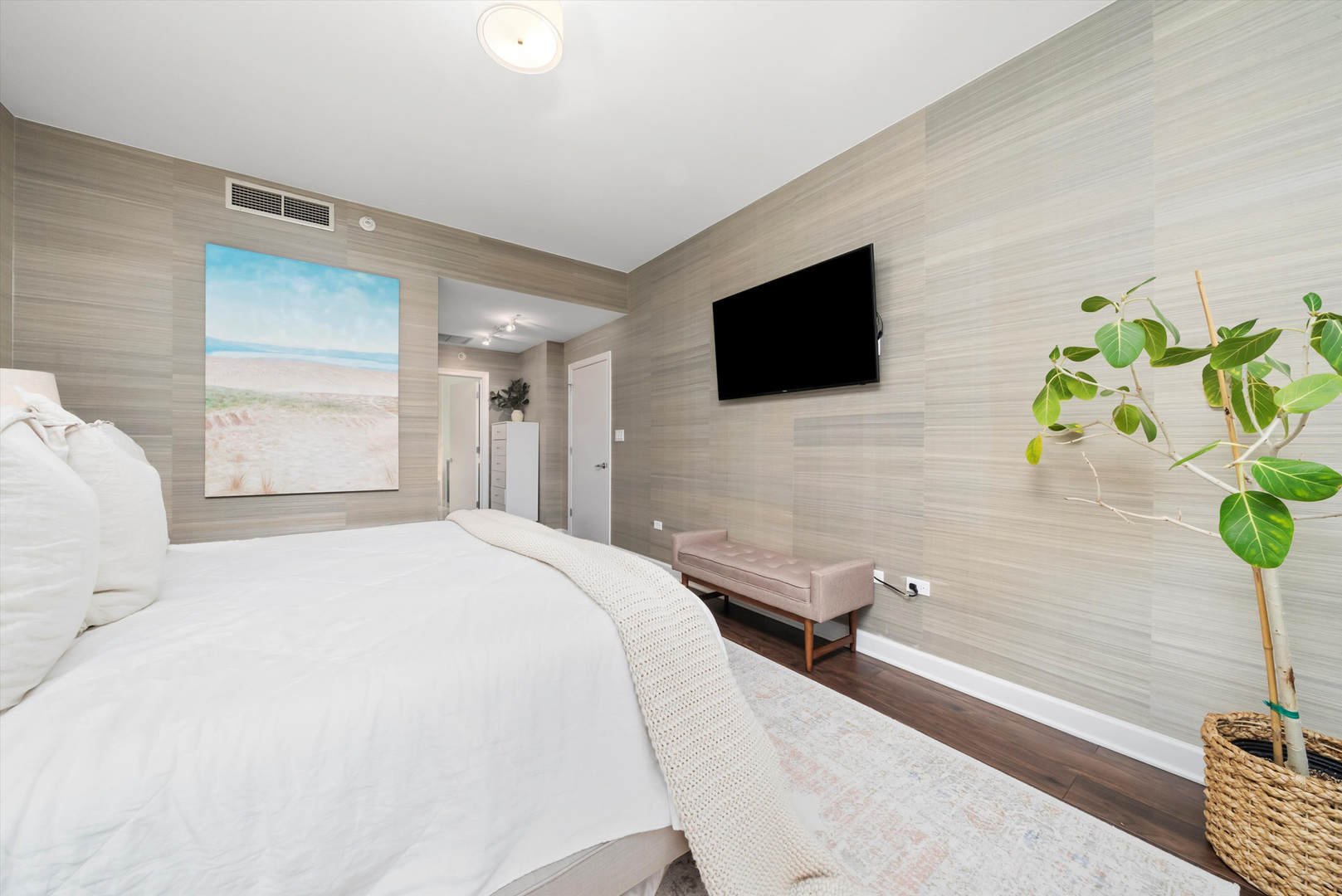 1201 S Prairie Avenue Unit: 3602