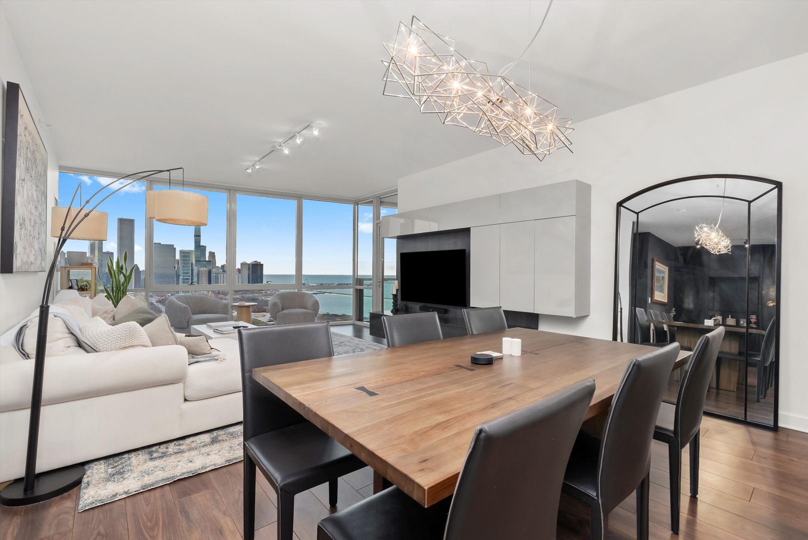 1201 S Prairie Avenue Unit: 3602