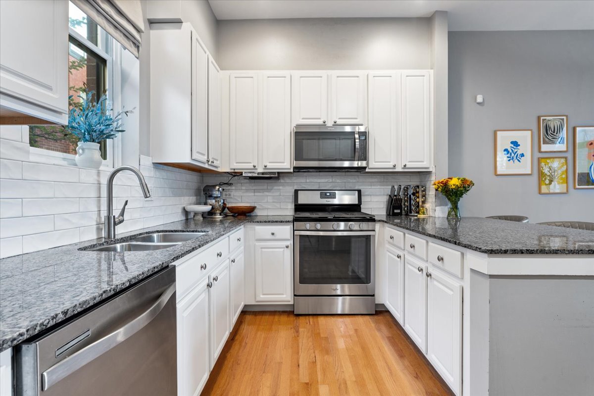 2312 W Wolfram Street