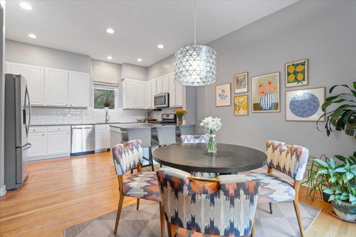 2312 W Wolfram Street