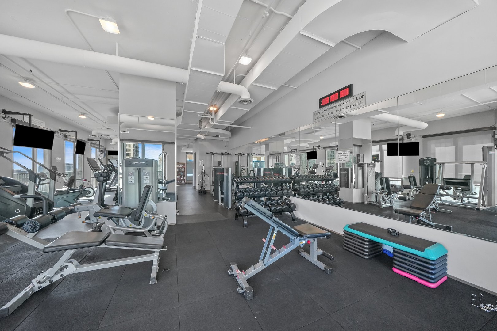 2 E Erie Street Unit: 2806