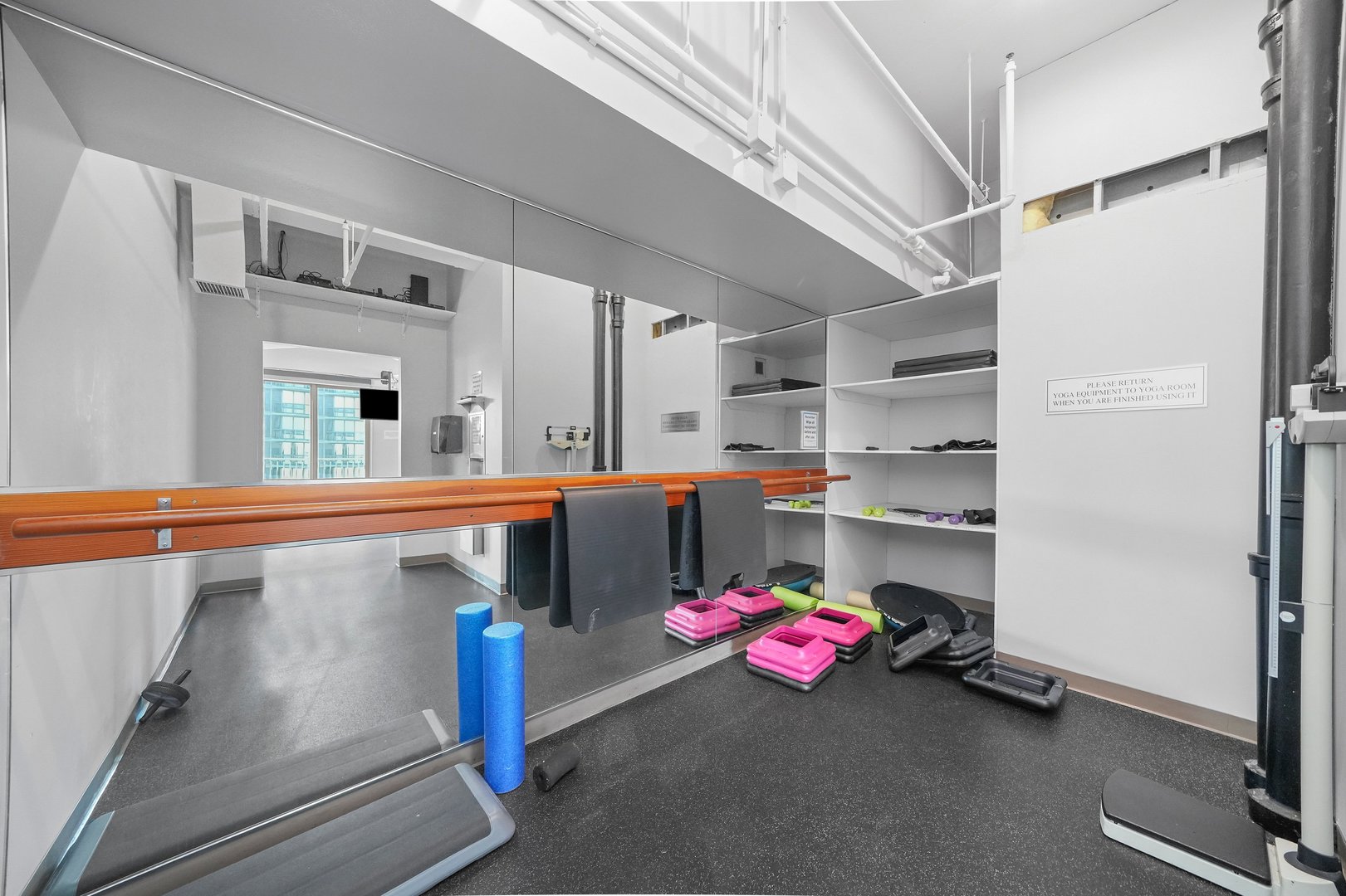 2 E Erie Street Unit: 2806