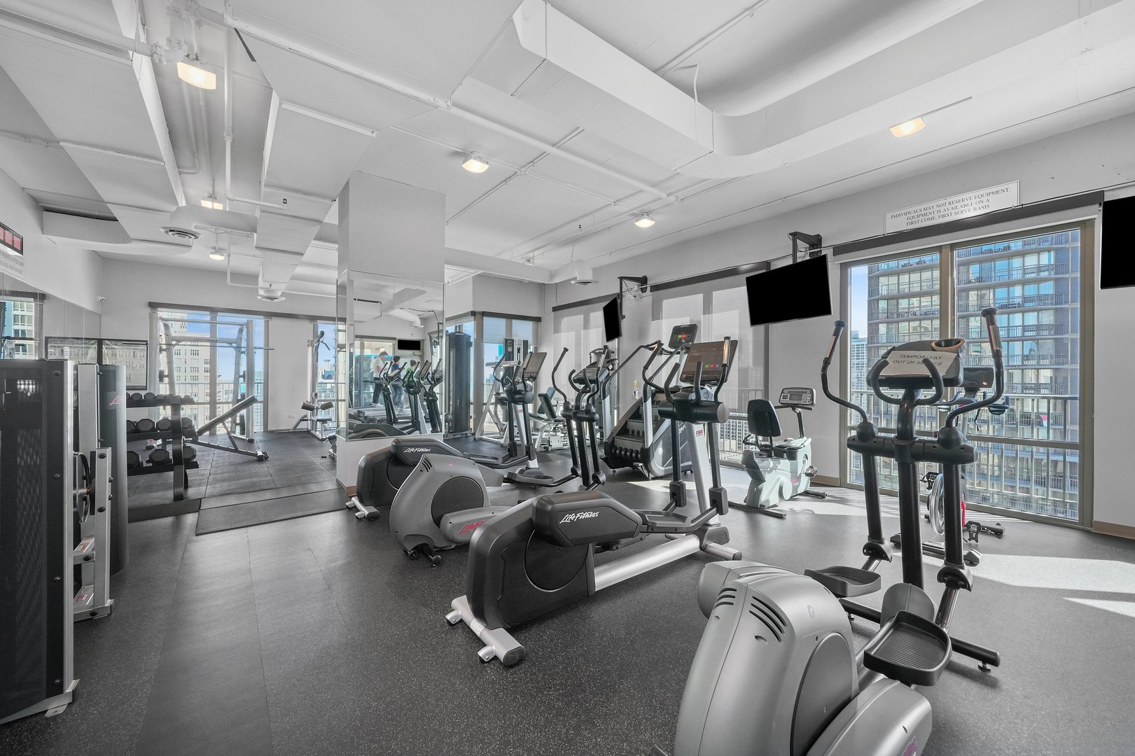 2 E Erie Street Unit: 2806