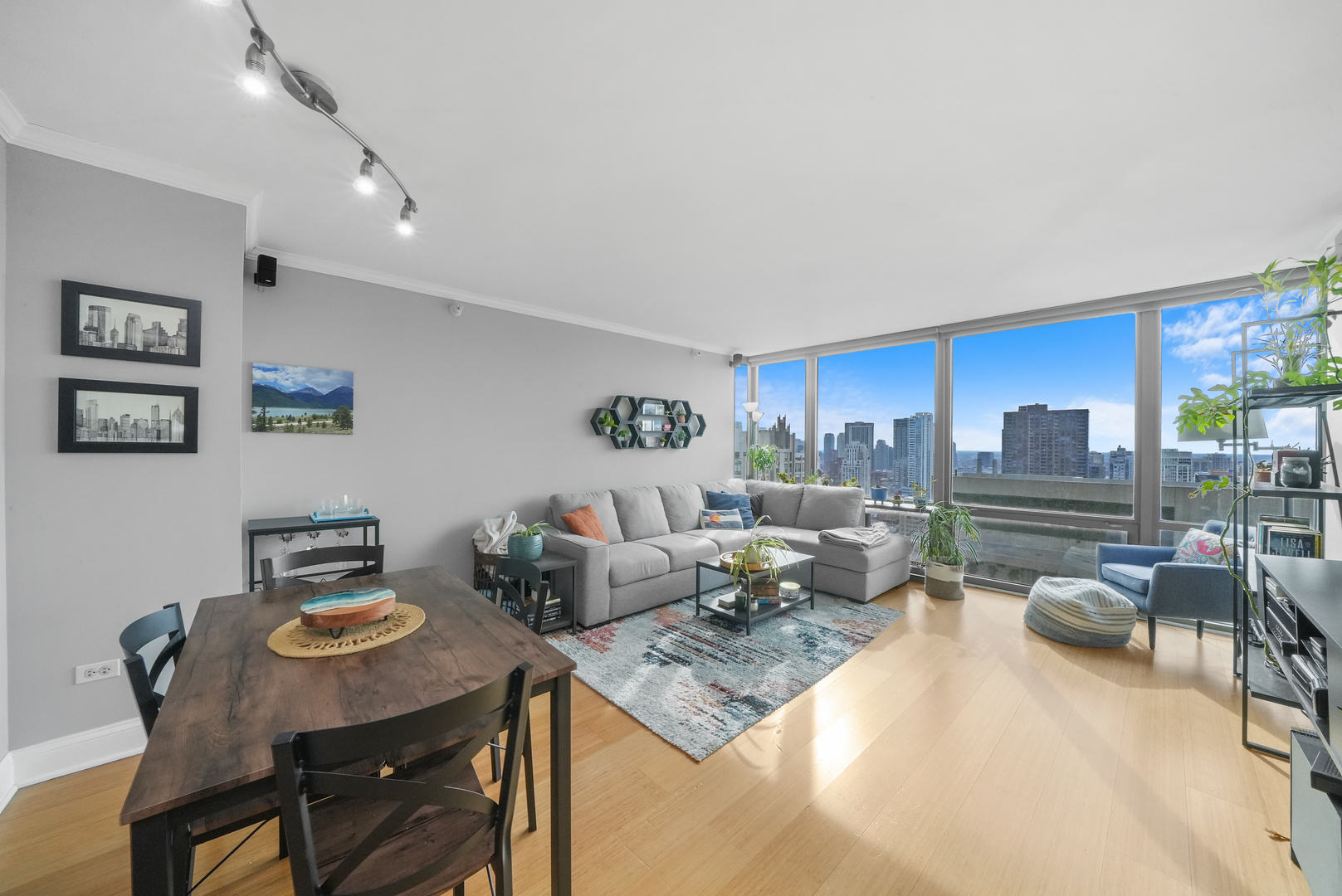 2 E Erie Street Unit: 2806