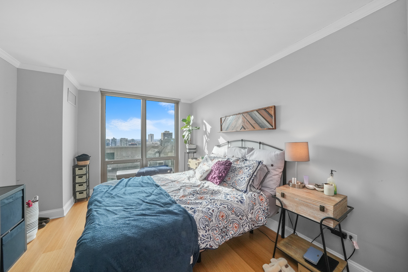2 E Erie Street Unit: 2806