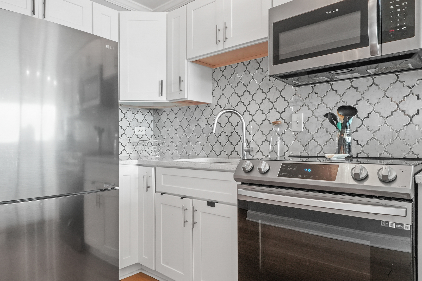 2 E Erie Street Unit: 2806