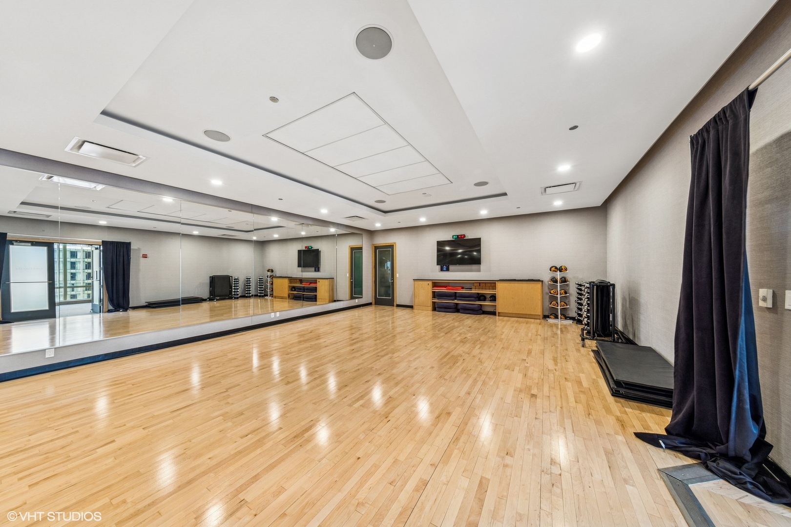 401 N Wabash Avenue Unit: 52B