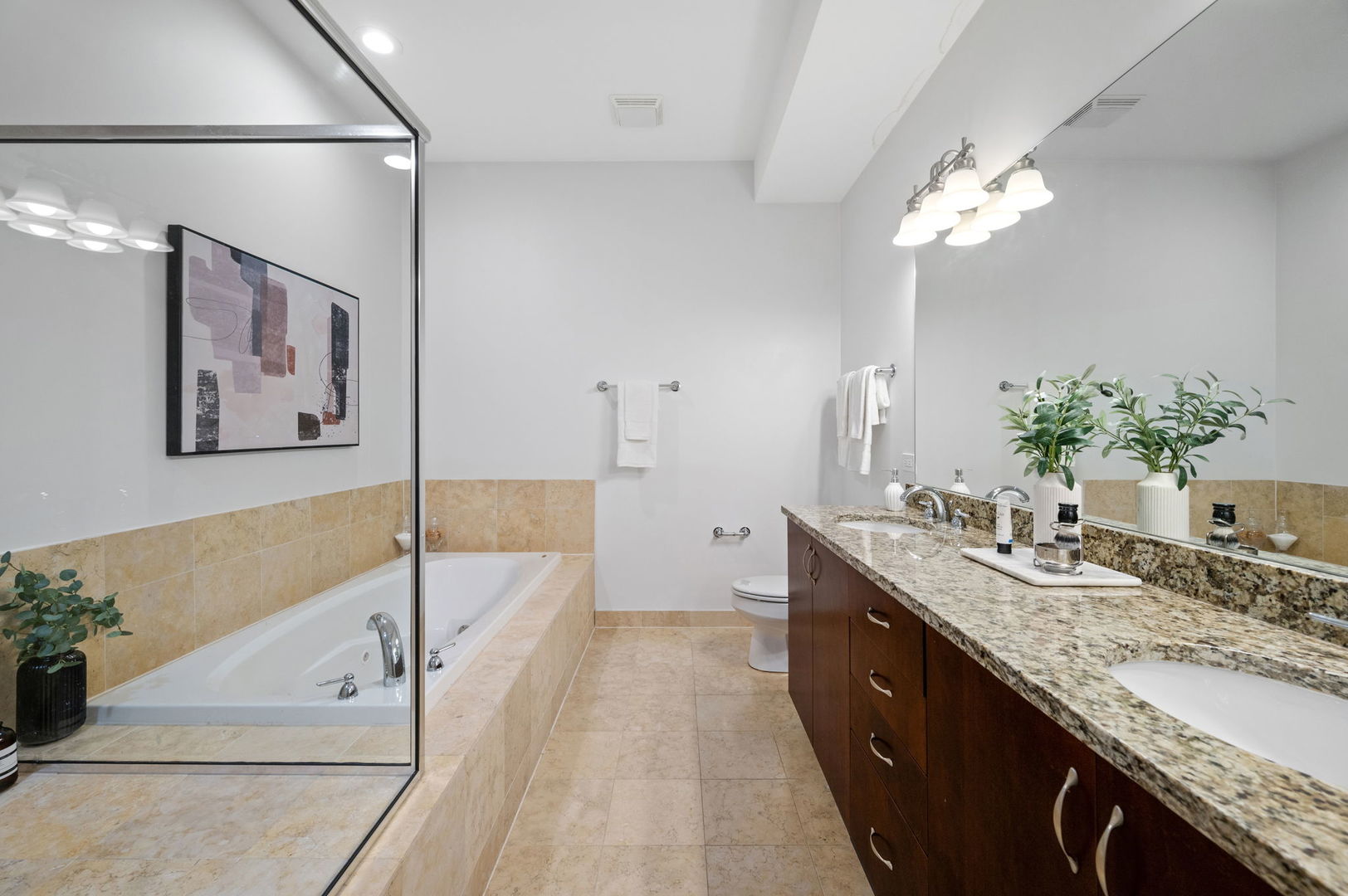 5107 N Clark Street Unit: 3S