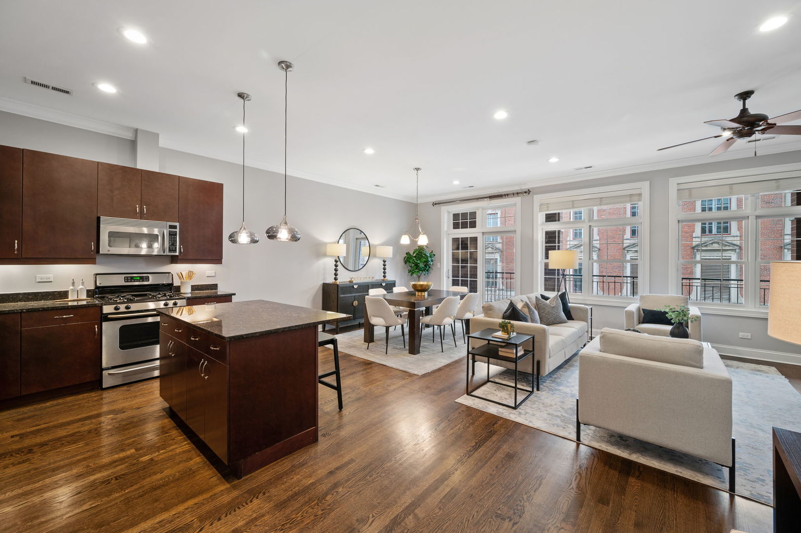 5107 N Clark Street Unit: 3S