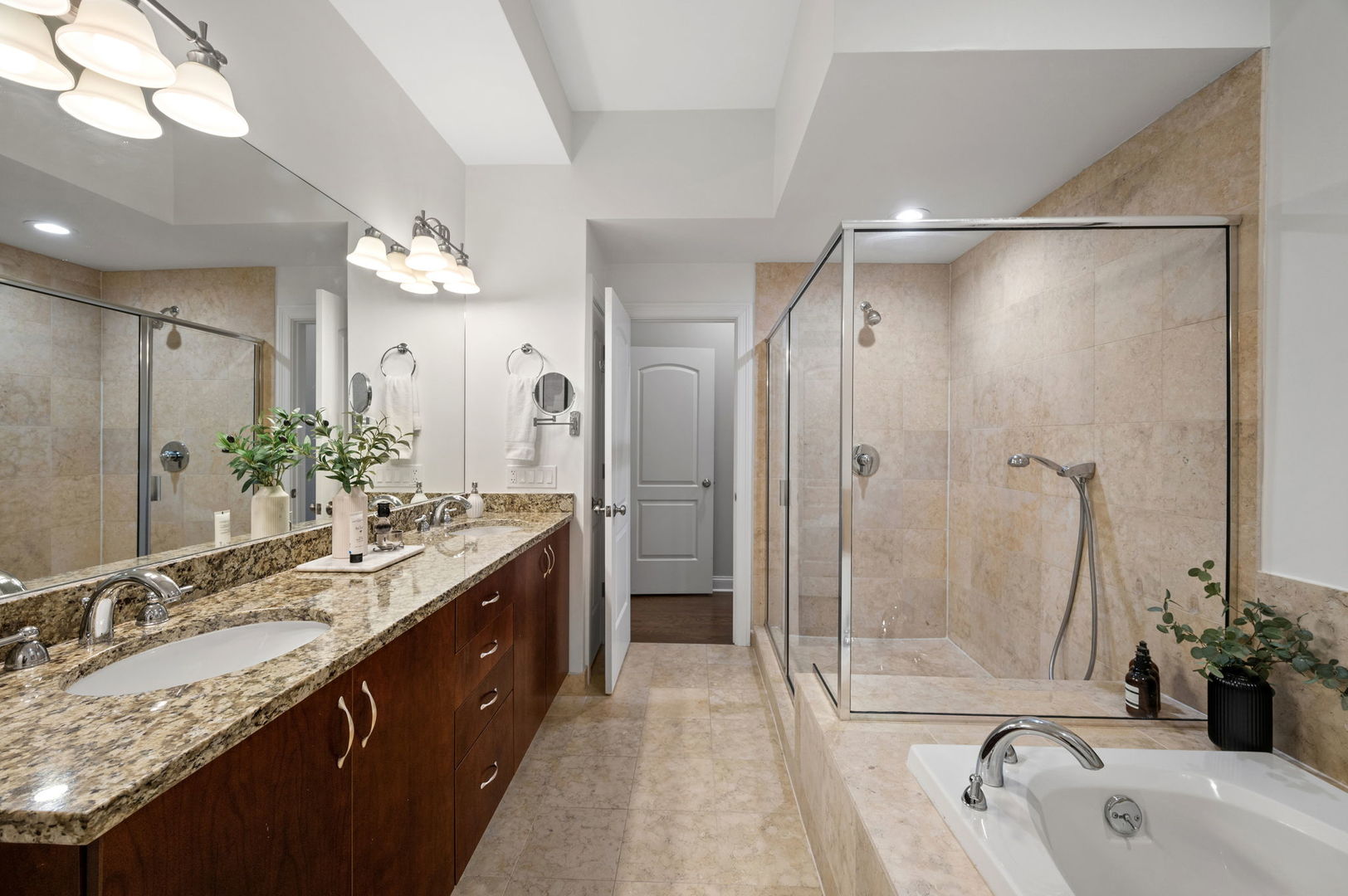 5107 N Clark Street Unit: 3S