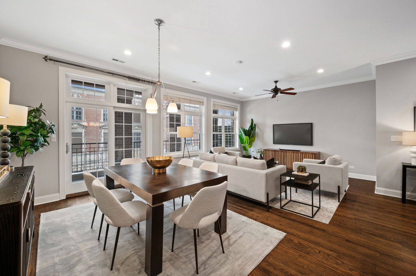 5107 N Clark Street Unit: 3S