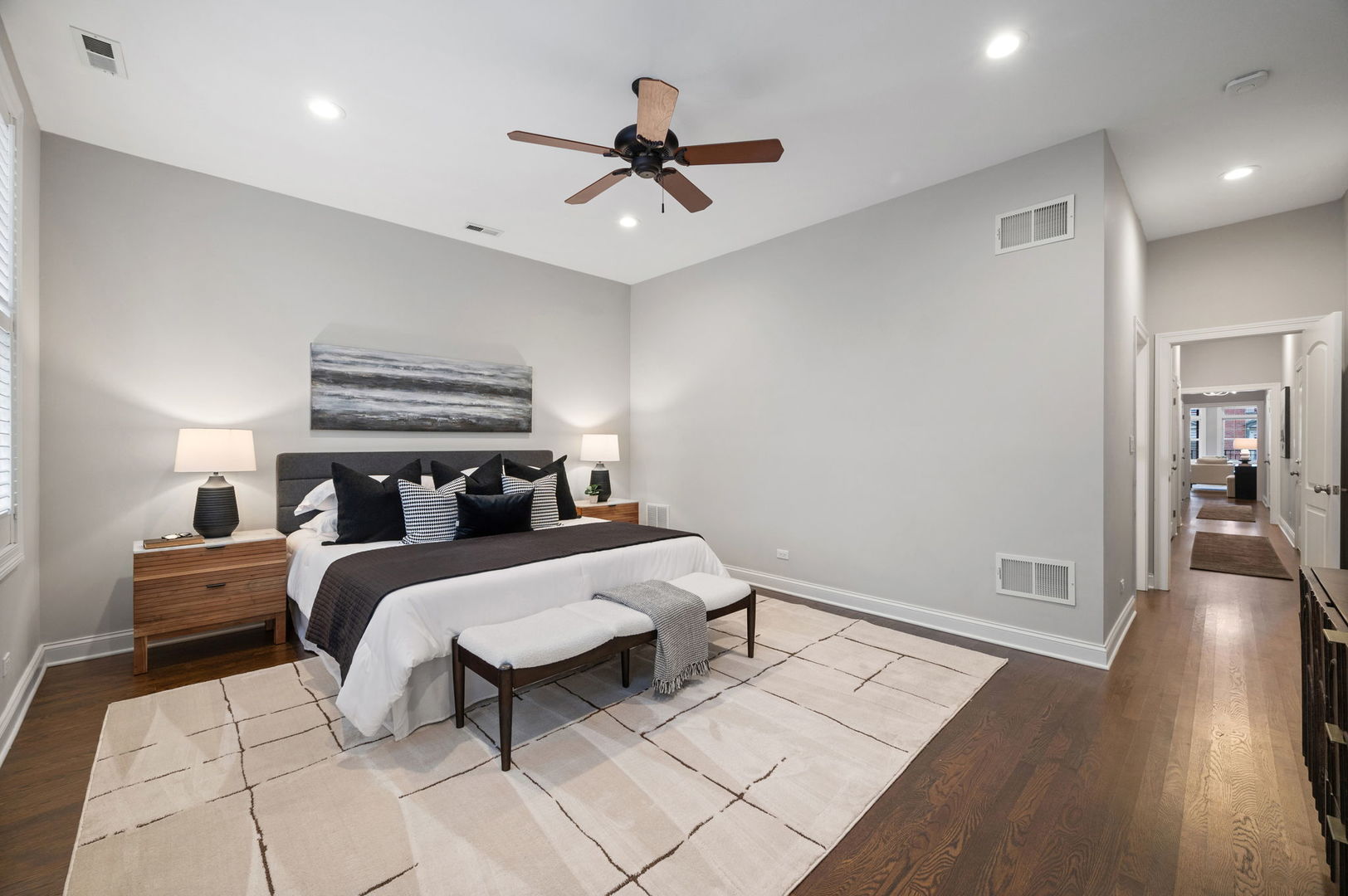 5107 N Clark Street Unit: 3S