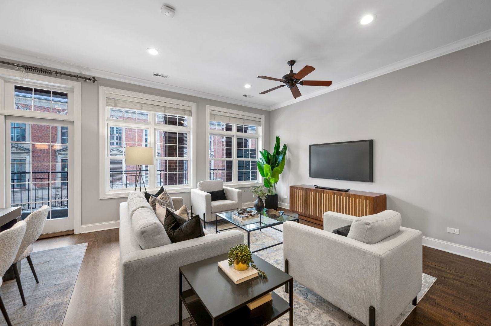 5107 N Clark Street Unit: 3S