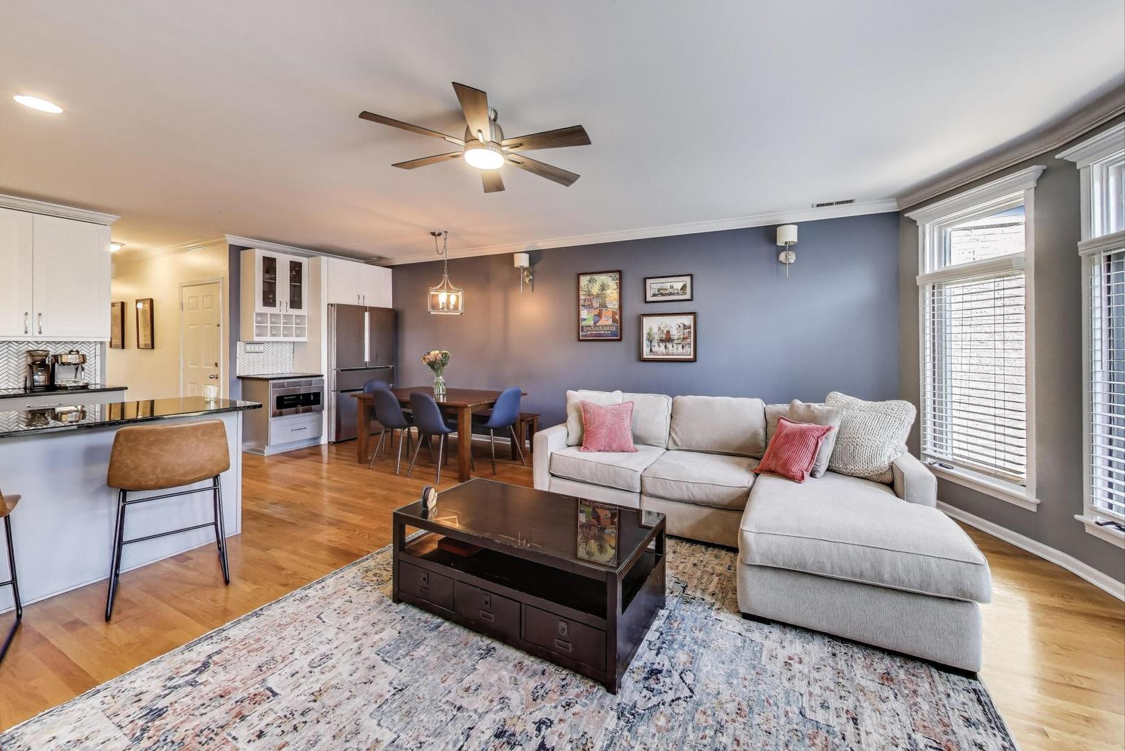 1012 N Wood Street Unit: 2